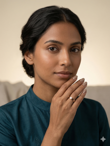 The Iconic Motif Rose Gold Band