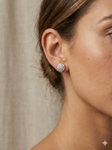 The Brilliant Round Cluster Diamond Tops