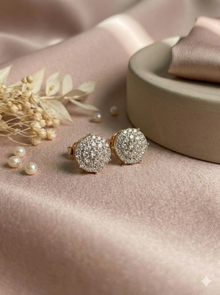 The Brilliant Round Cluster Diamond Tops
