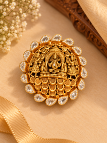 Traditional Ring for Women in 22KT Gold